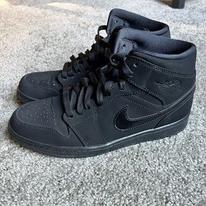 Nike Air Jordan 1 Mid ‘Triple Suede’